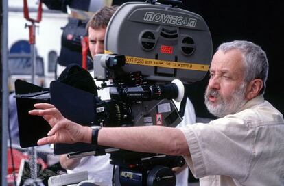 El director Mike Leigh, en un momento del rodaje de 'Mr. Turner'.