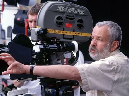 El director Mike Leigh, en un momento del rodaje de 'Mr. Turner'.