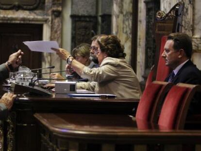 Rita Barberá recibe con frialdad las propuestas del portavoz de Compromís, Joan Ribó.