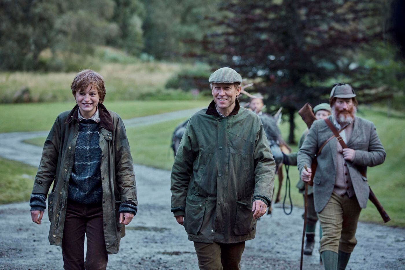 El Barbour nunca pasó de moda, pero la cuarta temporada de 'The Crown', en la que es un elemento omnipresente, puede hacer que vuelva de las filas de los clásicos a las de tendencia.