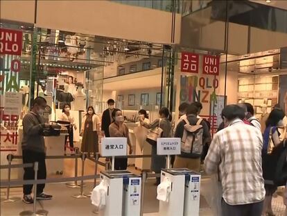 Colas kilométricas en Japón para comprar una mascarilla
