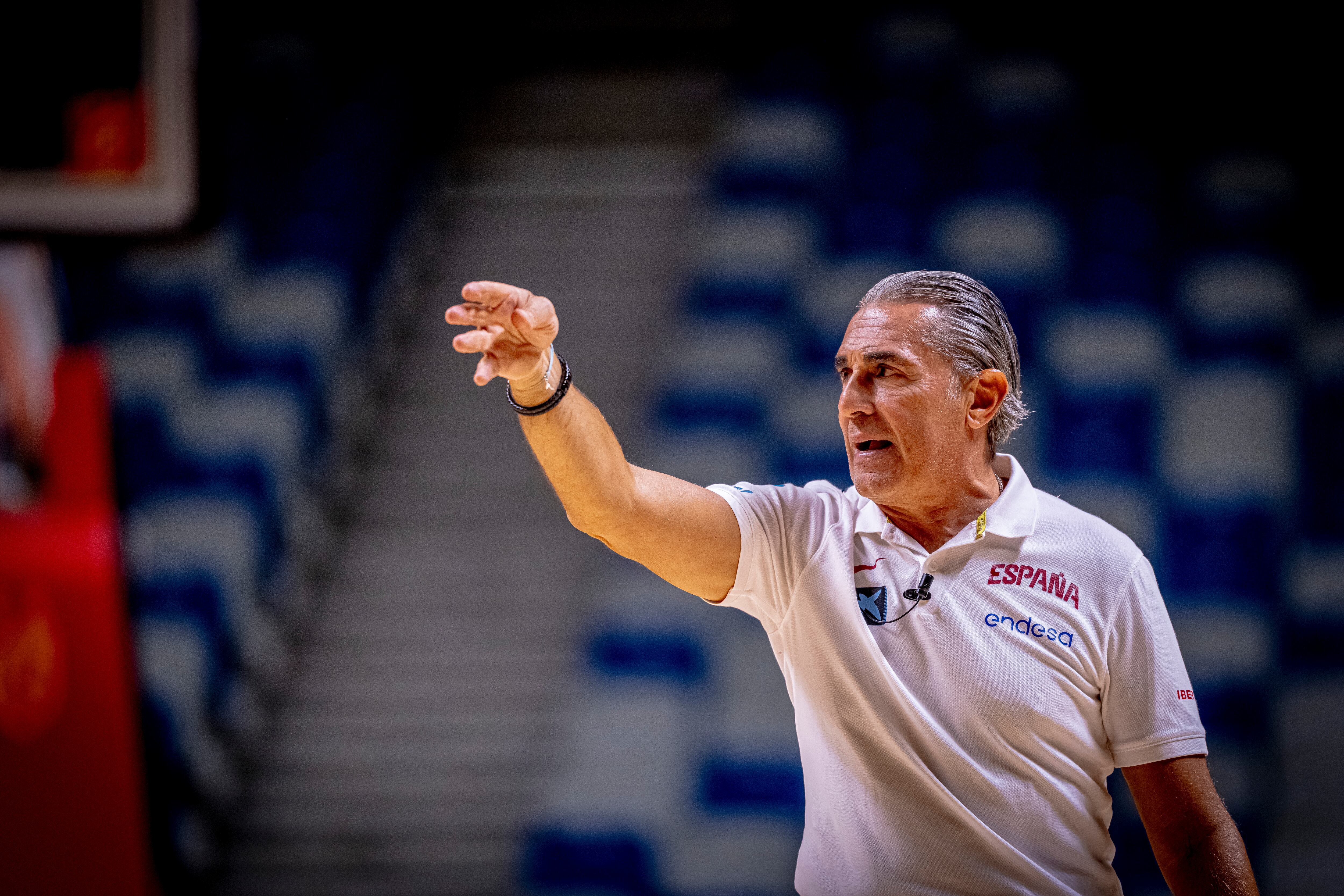 Sergio Scariolo, en un entrenamiento de la selección, en una imagen de la Federación Española de Baloncesto.