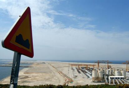 Vista de las obras en el puerto exterior de A Coru&ntilde;a. 