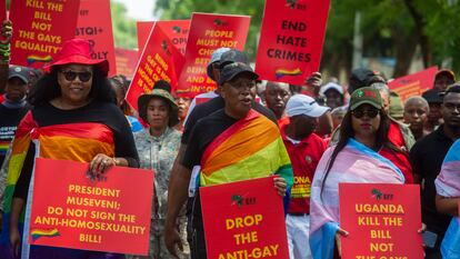 Manifestación en Pretoria, en abril del año pasado, contra la legislación ugandesa que castiga a las personas LGTB a cadena perpetua.