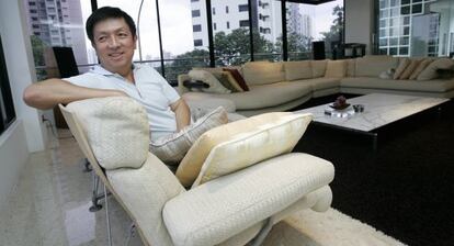 El millonario Peter Lim, en su casa de Singapur.