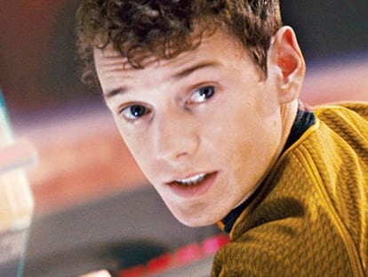 Anton Yelchin com a Chekov.