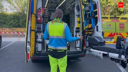 Técnicos sanitarios, en el lugar del accidente.