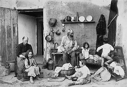 Familia campesina de Castilla la Vieja. Hacia 1910. Museo de Soria.