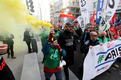 Manifestación de funcionarios en la Gran Vía de Madrid.