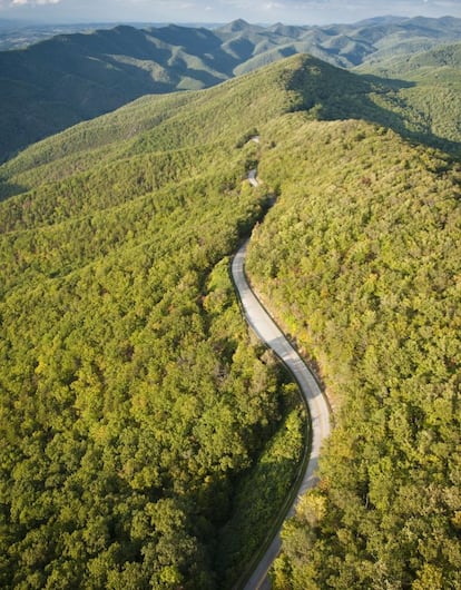 Vista aérea de la Blue Ridge Parkway, en Virginia.