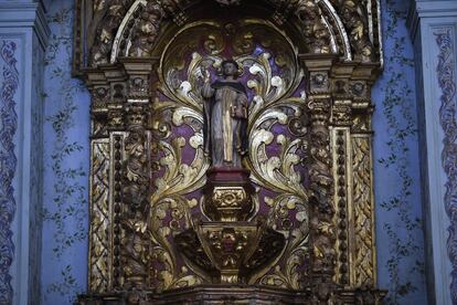 Obras da Igreja de Nossa Senhora Mãe Augusta do Socorro, foram retiradas e levadas para o Santuário São João Batista em Barão de Cocais. Na foto, imagem no Santuário São João Batista, que é tombado pelo Instituto do Patrimônio Histórico e Artístico Nacional (IPHAN). Ao notar um expressivo aumento na movimentação do talude da mina, a Vale estimou que o talude desmoronaria entre o último dia 19 de maio e este fim de semana.