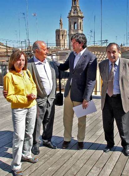 Amparo Salvador, Vicente Muñiz, Lorenzo Agustí y Eliseu Climent, ayer, en Valencia.