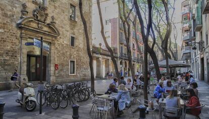 La plaça del Bon Succés de Barcelona.