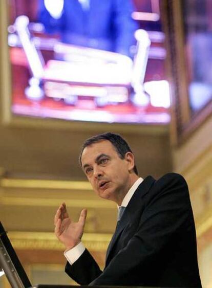 Zapatero, durante su defensa de la Ley del Suelo en el Congreso.