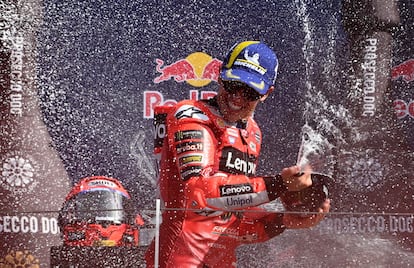 Marc Márquez celebra la victoria en el GP de San Marino, este domingo.