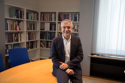 Luis Garicano, en su despacho del Parlamento Europeo, en Bruselas.