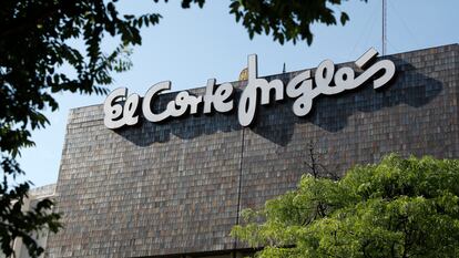 Exterior de un gran almacén de El Corte Inglés.