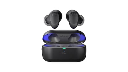 Auriculares para viajar sobre fondo blanco.