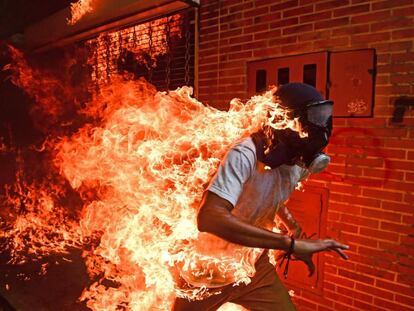 A imagem vencedora do World Press Photo 2018 retrata drama da Venezuela