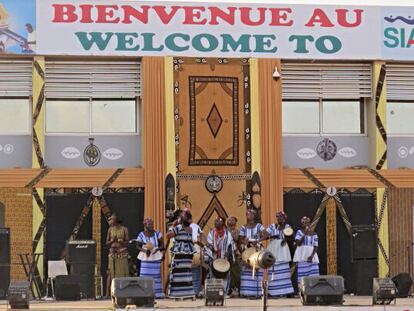 Bobo-Dioulasso y sus rojos, el cobre, unas voces...