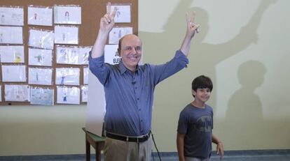 El candidato a la alcaldía de São Paulo José Serra, en el colegio electoral.