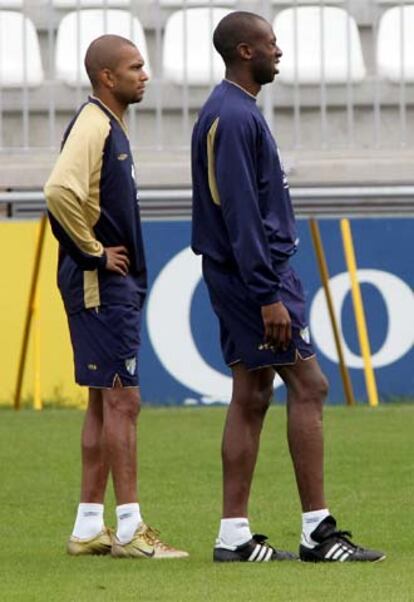 Amoroso (izquierda) y Wanchope durante un entrenamiento del Málaga.