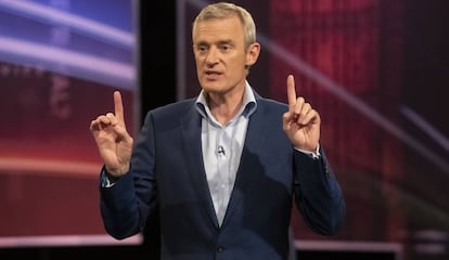 Jeremy Vine presenta el debate 'Are Politicans Up To It' de Channel 5