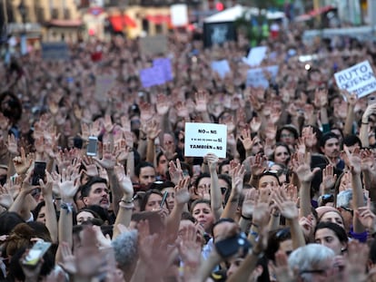 Concentración contra la sentencia en el juicio a la Manada, frente al ministerio de Justicia, en Madrid.