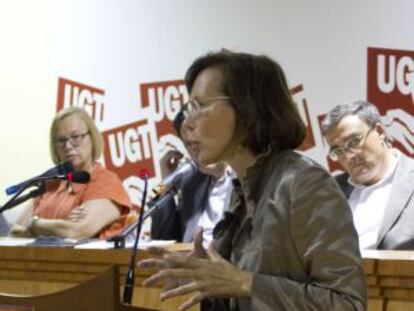 Monserrat Tura, durante su intervención en la sede de UGT.