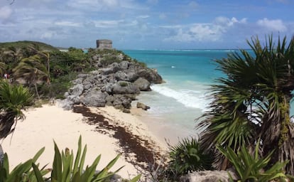 Ruinas de Tulum sobre la playa en la Riviera Maya.