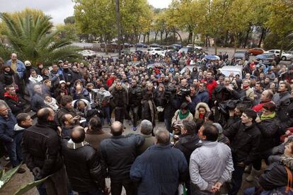 The meeting on Sunday afternoon of the four workers&#039; committees representing Madrid&#039;s street cleaners and gardeners in the Templo de Debod park. 