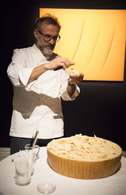 Massimo Bottura, na sala de exposições da Sotheby’s.