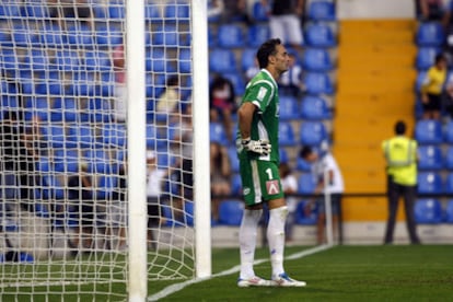 Maestro, en un partido con el Alcoyano.