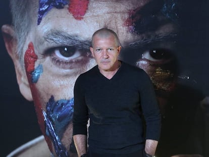 Antonio Banderas in front of a billboard advertising the series 'Genius: Picasso' in Madrid.