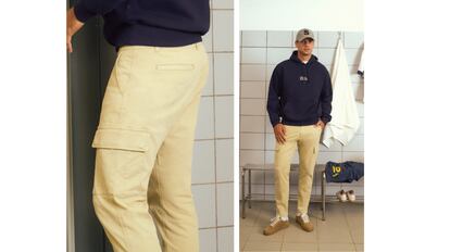 Pantalón cargo en color beige de Springfield.