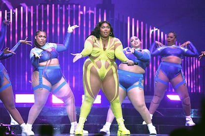 Lizzo y sus bailarinas en una actuacin en Londres el 15 de marzo de 2023.