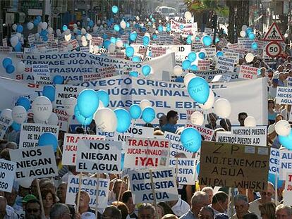 Un momento de la manifestación de Alicante a favor del trasvase.