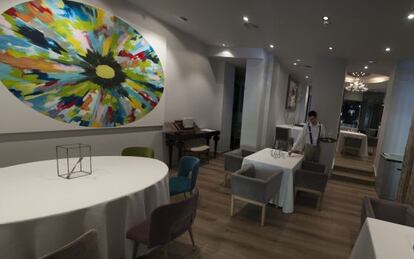 Comedor del restaurante La Cabra. Su bar de tapas abre desde las nueve de la mañana hasta las dos de la madrugada.