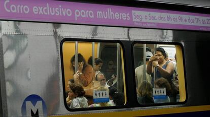 Vagón de metro en Rio de Janeiro de uso exclusivo para mujeres para evitar el acoso sexual que padecen en los vagones del metro.