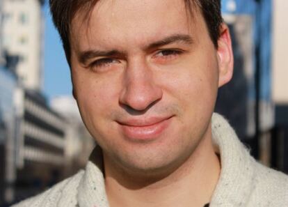 El novelista y guionista de videojuegos polaco Jakub Szamalek.