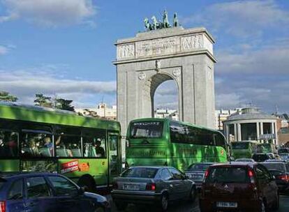 El Arco de la Victoria en Moncloa, rememorando el triunfo de las tropas de Franco en 1939.