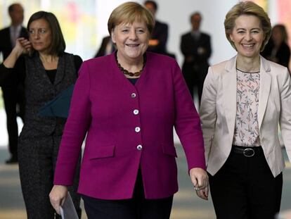 La canciller Angela Merkel y la presidenta electa de la Comisión, Ursula von der Leyen, el pasado miércoles en Berlín
