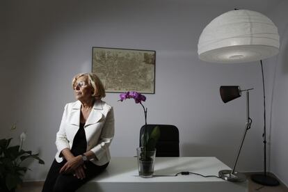 Manuela Carmena, en su despacho en la sede de Ahora Madrid.