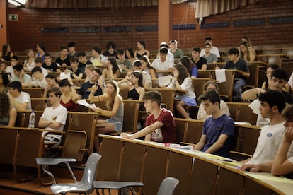 Examen de Selectividad en la Facultad de Biología de la Universidad de Barcelona, el 14 de junio.