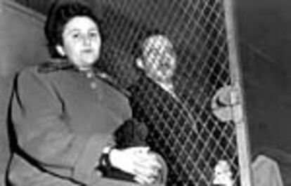 Ethel y Julius Rosenberg, tras conocer el veredicto de culpabilidad, en marzo de 1951. Fueron ejecutados en 1953.