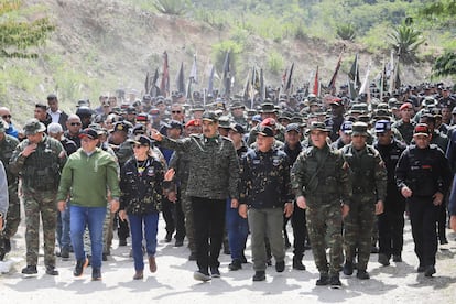 Al centro, a la derecha: Nicolás Maduro, Diosdado Cabello y Vladimir Padrino López, en el segundo Curso de operaciones especiales revolucionarias (COER), en Caracas, el 28 de agosto.