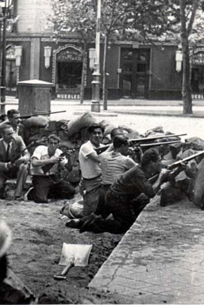 Barricada Carrer Valldoncella-Ronda Sant