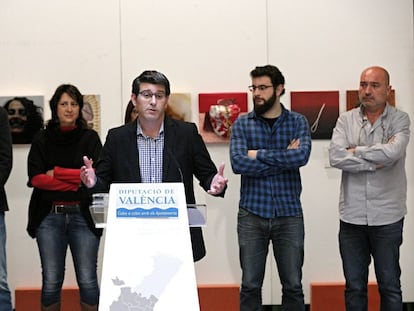 El presidente de la Diputación de Valencia, Jorge Rodríguez (centro), con los portavoces del PSPV-PSOE, Compromís, València en Comú, y Esquerra Unida.
