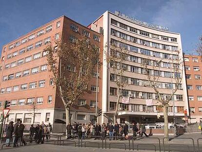 El edificio de la Fundación Jiménez Díaz, en la plaza de Cristo Rey.