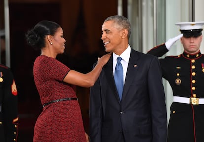 Michelle y Barack Obama, el último día de su presidencia, el 20 de enero de 2017, en Washington.